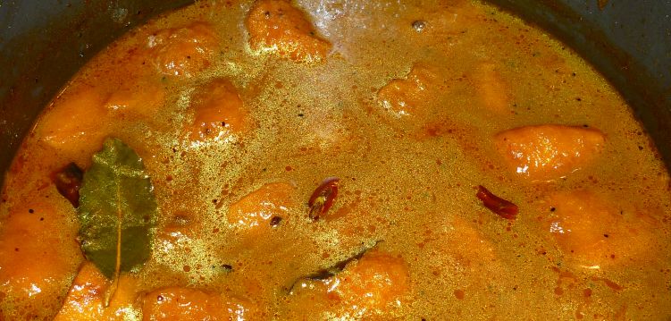 Kaddu Aambal [Pumpkin Tangy Curry]